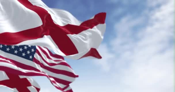 Alabama Amerikaanse Vlaggen Zwaaien Samen Een Zonnige Dag Vlag Van — Stockvideo