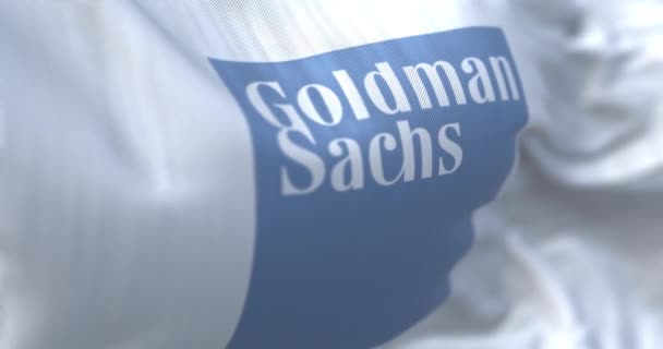 New York Agustus 2023 Close Bendera Bank Goldman Sachs Melambai — Stok Video