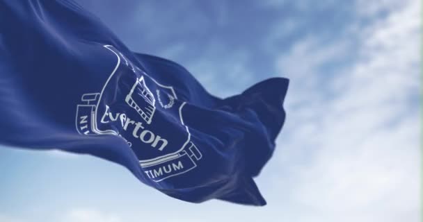 Liverpool Inggris September 2023 Bendera Everton Football Club Melambai Pada — Stok Video
