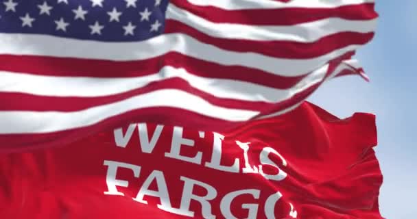 샌프란시스코 10월 2023년 Wells Fargo 플래그의 클로즈업 전경에 국기와 흔들림 — 비디오