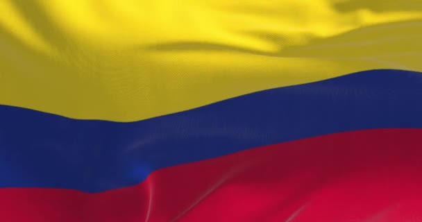 Kolombiya Ulusal Bayrağının Rüzgarda Dalgalandığı Yakın Çekim Sarı Mavi Kırmızı — Stok video