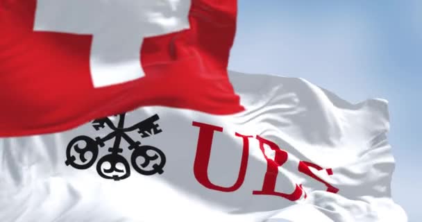 취리히 2023 스위스와 Ubs의 깃발이 흔들림 원활한 렌더링 애니메이션 루프입니다 — 비디오