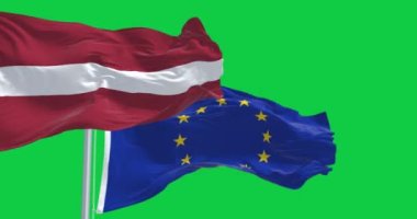 Letonya ve Avrupa Birliği bayrakları yeşil ekranda dalgalanıyor. Letonya, AB ve Avro Bölgesi üyesidir. Kusursuz 3D canlandırma animasyonu. Krom anahtar. Yavaş çekim döngüsü. 4 bin. Seçici odak