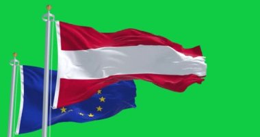 Yeşil arka planda izole edilmiş Avusturya ve Avrupa Birliği bayrakları sallanıyor. Demokrasi ve politika. Avrupa ülkesi. Kusursuz 3D canlandırma animasyonu. Krom anahtar. Yavaş çekim döngüsü. 4 bin. Seçici odak