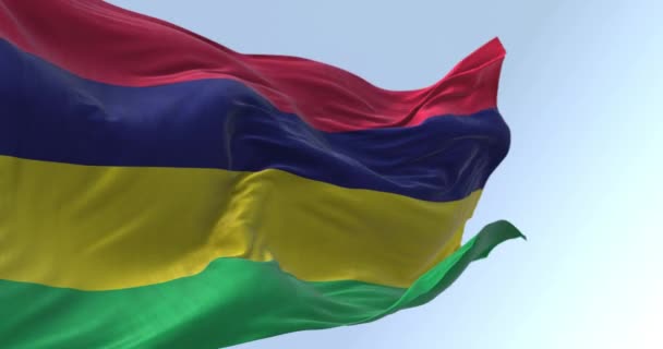 Крупный План Размахивания Национальным Флагом Маврикия Цвета Символизируют Различные Религии — стоковое видео