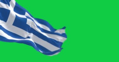 Yunanistan ulusal bayrağı yeşil ekranda izole bir şekilde dalgalanıyor. Beyaz haç taşıyan mavi kantonlu mavi ve beyaz çizgiler. Kusursuz 3D canlandırma animasyonu. Krom anahtar. Yavaş çekim döngüsü. 4 bin. Seçici odak