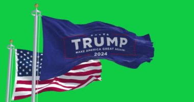 Arlington, ABD, 22 Ekim 2023: Donald Trump 2024 başkanlık kampanyası bayrağı yeşil ekranda Amerikan bayrağı sallanıyor. Kusursuz 3D canlandırma animasyonu. Krom anahtar. Yavaş çekim döngüsü. 4K