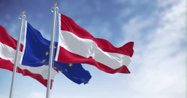 Σημαίες Της Αυστρίας Και Της Ευρωπαϊκής Ένωσης Κυματίζουν Μαζί Μια — Αρχείο Βίντεο