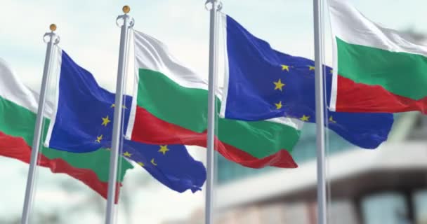 ブルガリアと欧州連合の旗が晴れた日 ブルガリアは2007年1月にEuに加盟した シームレス3Dレンダリングアニメーション スローモーションループ 選択的な焦点 ウィングフラッグ — ストック動画