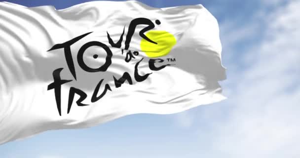Paris Dec 2023 Bandiera Del Tour France Sventola Una Giornata — Video Stock