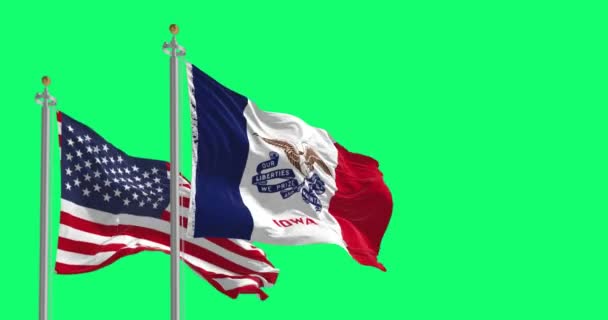 爱荷华州和美国的国旗在绿屏上迎风飘扬 美国中西部地区的一个州 无缝3D渲染动画 慢动作回圈4K — 图库视频影像