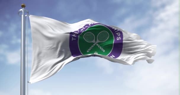 ロンドン イギリス 2023年7月3日 晴れた日のウィンブルドン国旗 ウィンブルドン選手権は大きなテニス大会である シームレス3Dレンダリングアニメーション スローモーションループ — ストック動画