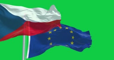 Çek Cumhuriyeti 'nin ulusal bayrağı yeşil ekranda Avrupa Birliği bayrağıyla rüzgarda dalgalanıyor. Kusursuz 3D canlandırma animasyonu. Krom anahtar. Yavaş çekim döngüsü. 4K