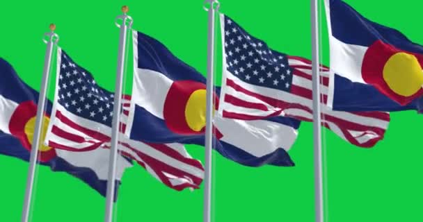 Σημαίες Πολιτείας Του Κολοράντο Κυματίζουν Τις Εθνικές Σημαίες Των Ηνωμένων — Αρχείο Βίντεο
