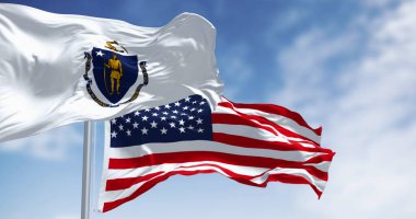 Massachusetts ve Amerika Birleşik Devletleri bayrakları açık bir günde rüzgarda sallanıyor. Vatanseverlik ve kimlik kavramı. 3D illüstrasyon canlandırıcı. Dalgalı kumaş