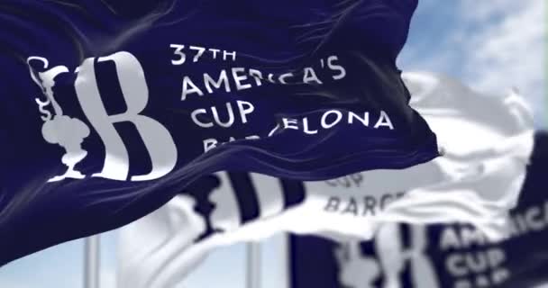 巴塞罗那 2024年1月9日 美国杯的旗帜在晴天迎风飘扬 第37届大会将在巴塞罗那举行 无缝3D渲染动画 慢动作回圈有选择的重点 — 图库视频影像