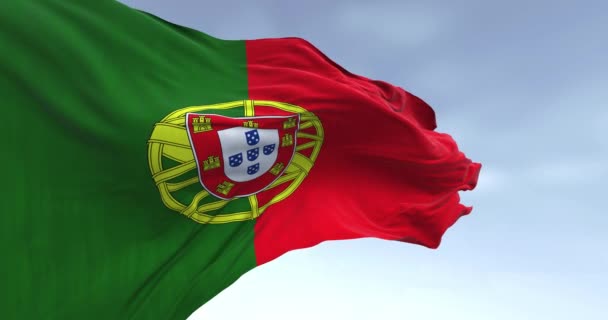 Portugalská Národní Vlajka Vlaje Větru Jasného Dne Portugalská Republika Členským — Stock video