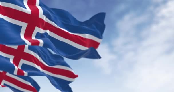 Close Das Bandeiras Nacionais Islândia Acenando Azul Com Uma Cruz — Vídeo de Stock