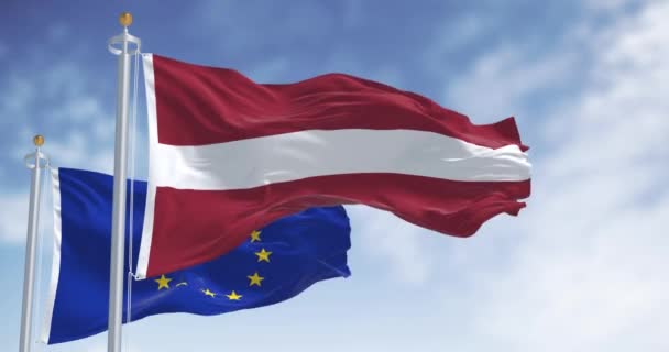 Steagurile Letoniei Ale Uniunii Europene Fluturând Într Clară Letonia Este — Videoclip de stoc