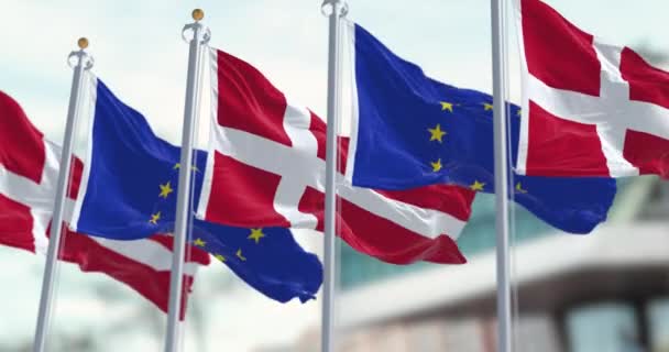 Flagi Narodowe Danii Unii Europejskiej Machające Wietrze Płynna Animacja Renderowania — Wideo stockowe
