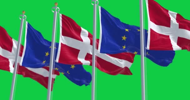 丹麦和欧盟的国旗在绿色背景下飘扬 无缝3D渲染动画 慢动作回圈绿色屏幕 有选择的重点 — 图库视频影像