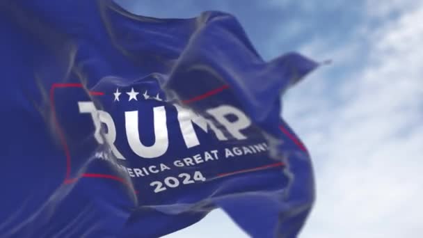 Арлингтон Сша Март 2024 Крупный План Флага Избирательной Кампании Дональда — стоковое видео