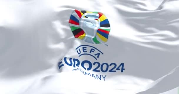 Mar 2024 欧洲足球锦标赛2024年欧洲杯的特写镜头 挥动欧洲足球锦标赛的旗帜 纪录片编辑 无缝3D渲染动画 慢动作回路 — 图库视频影像
