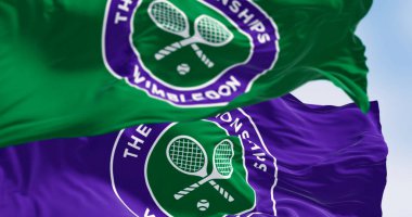 Londra, İngiltere, Mar. 32024: Açık bir günde Wimbledon Şampiyonası bayrakları dalgalanıyor. Wimbledon Şampiyonası büyük bir tenis turnuvası. Resimli 3d illüstrasyon oluşturucu.