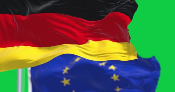 Флаги Германии Европейского Союза Размахивающие Ветром Изолированы Зеленом Фоне Бесшовная — стоковое видео