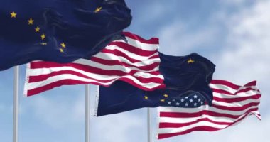 Alaska eyaleti bayrağı Birleşik Devletler bayrağıyla rüzgarda dalgalanıyor. Alaska bayrağı Big Dipper ve Polaris yıldızlarıyla mavidir. Kusursuz 3 boyutlu animasyon. Yavaş çekim döngüsü. Seçici odak