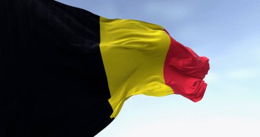 Açık bir günde, Belçika bayrağının yakın çekimi. Üç eşit dikey şerit: siyah, sarı ve kırmızı. 3D illüstrasyon canlandırıcı. Avrupa ülkesi. Dalgalı kumaş.