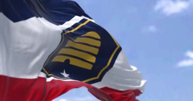 Açık bir günde Utah Arı Kovanı Bayrağı 'nın yakın çekimi. Kusursuz 3 boyutlu animasyon. Yavaş çekim döngüsü. Seçici odak.