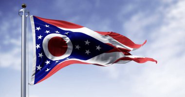 Ohio eyaleti bayrağı açık bir günde rüzgarda sallanıyor. 3 boyutlu illüstrasyon. Dalgalı tekstil. Seçici odak
