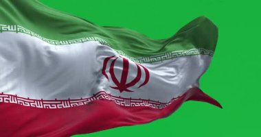 Yeşil arka planda izole edilmiş İran bayrağının detaylı görüntüleri. Kusursuz 3D canlandırma animasyonu. Krom anahtar. Yavaş çekim döngüsü. Yeşil ekran. 4 bin. Seçici odak