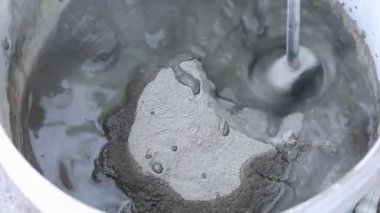 Yapı karıştırıcı macuna müdahale ediyor