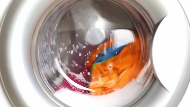 Tvätt Färgad Tvätt Tvättmaskinen — Stockvideo