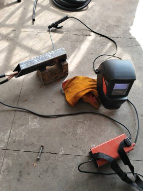 Yerdeki Kaynak Malzemeleri ve Koruyucu Teçhizat.