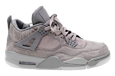 Beyaz arkaplanda izole edilmiş spor ayakkabılar.