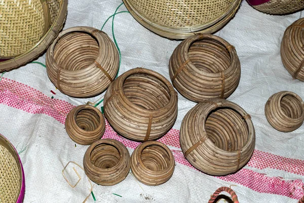 Laska Służy Produkcji Wspólnych Akcesoriów Gospodarstwa Domowego Bambus Wyroby Trzciny — Zdjęcie stockowe