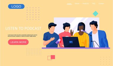 İnsanlar podcastlerle iletişim kuruyor. Kayıt stüdyosundaki karakterler, dinleyiciler ses kaydını dinliyorlar. İnternet teknolojisi, kadın mikrofona konuşuyor. Erkekler röportaj yapıyor. Web sayfası şablonu.