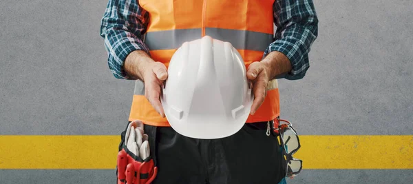 Pracownik Budowlany Noszący Środki Ochrony Indywidualnej Koncepcja Bezpieczeństwa Pracy Baner — Zdjęcie stockowe