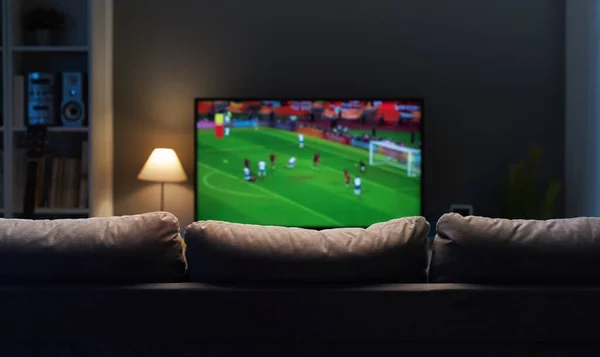 집에서 와이드 스크린 Tv에 스포츠 엔터테인먼트 — 스톡 사진