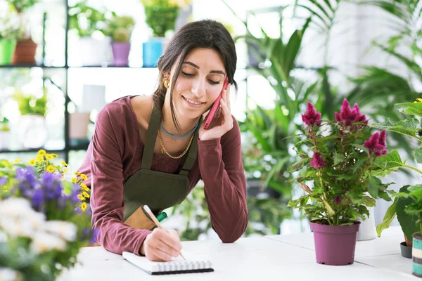 Florist Working Flower Shop She Taking Orders Phone — Stock Photo, Image