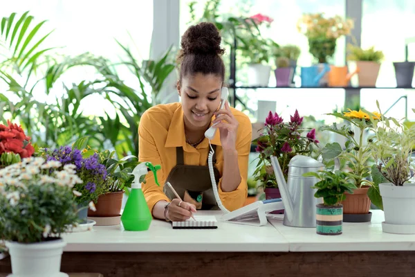 Florist Working Flower Shop She Taking Orders Phone — Stock Photo, Image