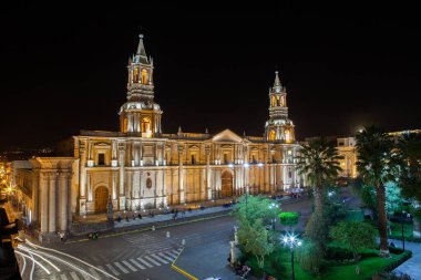 Arequipa, Beyaz Şehir, volkanik taşın yüzyıllardır süren tarih ve canlı kültürle buluştuğu yer. Her köşenin bir hikaye anlattığı bir yer..