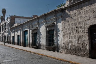 Arequipa, Beyaz Şehir, volkanik taşın yüzyıllardır süren tarih ve canlı kültürle buluştuğu yer. Her köşenin bir hikaye anlattığı bir yer..
