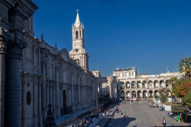 Arequipa, Beyaz Şehir, volkanik taşın yüzyıllardır süren tarih ve canlı kültürle buluştuğu yer. Her köşenin bir hikaye anlattığı bir yer..