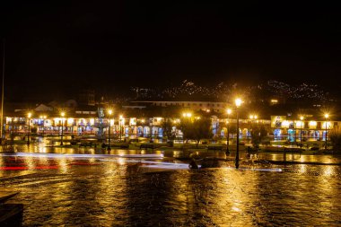 Cusco sokaklarında dolaşmak, yaşayan bir müzeye adım atmak gibidir. Her köşede antik uygarlıklar ve koloni ihtişamı vardır..