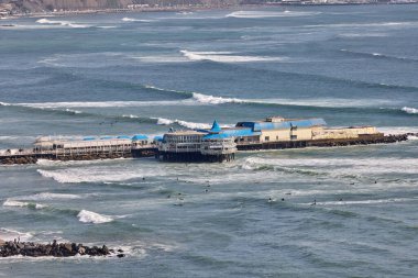 La Costa Verde 'nin nefes kesici manzarasını izlemek. Böyle anlar bize durmamız, nefes almamız ve etrafımızdaki güzellikleri takdir etmemiz gerektiğini hatırlatır. Miraflores bizi huşu içinde bırakmakta asla başarısız olmaz. Peru