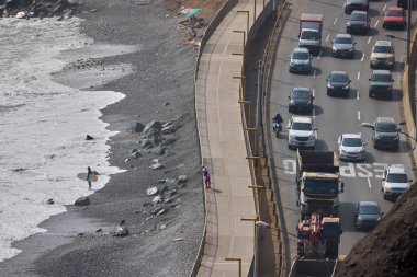 La Costa Verde 'nin nefes kesici manzarasını izlemek. Böyle anlar bize durmamız, nefes almamız ve etrafımızdaki güzellikleri takdir etmemiz gerektiğini hatırlatır. Miraflores bizi huşu içinde bırakmakta asla başarısız olmaz. Peru